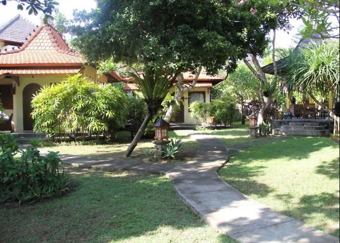 Hotel Besakih 3*